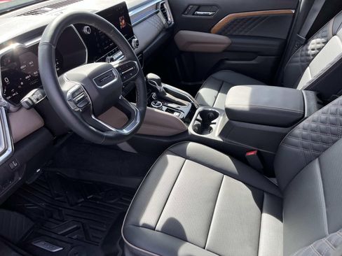 Used 2025 GMC Canyon Denali image 27