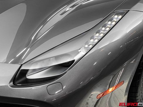 Used 2018 Ferrari 488 GTB RWD image 12