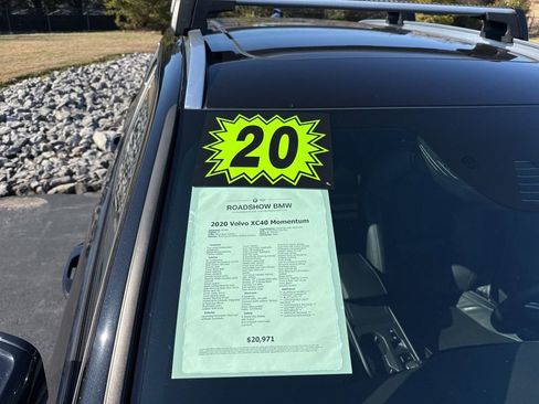 Used 2020 Volvo XC40 T5 Momentum w/ Premium Package image 20