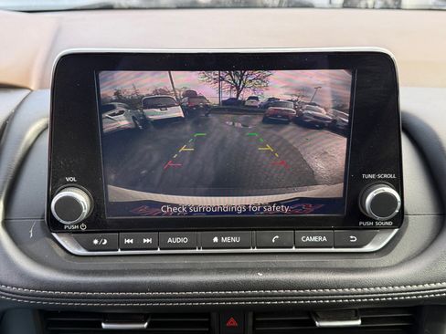 Used 2023 Nissan Rogue S image 24