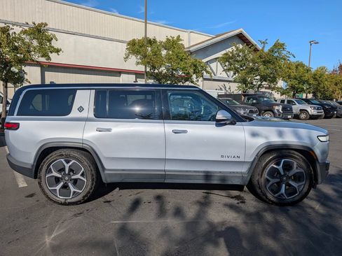 Used 2023 Rivian R1S Adventure AWD/4WD image 10