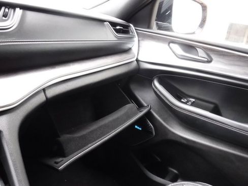 Certified 2022 Jeep Grand Cherokee Overland image 37