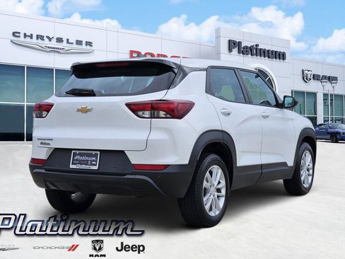 Used 2024 Chevrolet TrailBlazer LS w/ LS Confidence Package FWD image 5