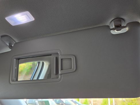 Used 2023 Volkswagen Tiguan SE w/ Panoramic Sunroof Package image 38