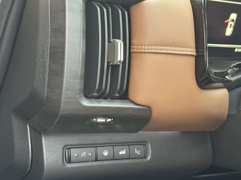 New 2026 Nissan Pathfinder Platinum AWD/4WD image 31