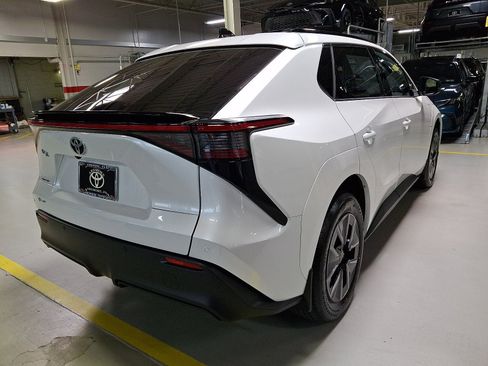 New 2026 Toyota bZ FWD image 4