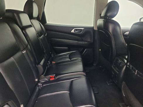 Used 2019 Nissan Pathfinder SL image 19