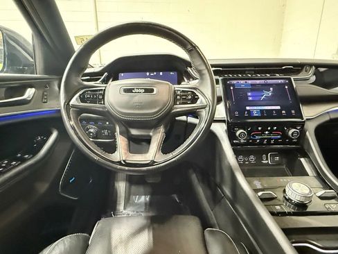 Used 2023 Jeep Grand Cherokee Overland w/ Advanced Protech Group III image 33