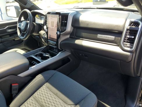 Used 2025 RAM 1500 4x4 Crew Cab image 20