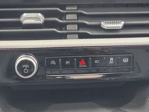 New 2026 Ford Explorer Active w/ Active Comfort Package image 15