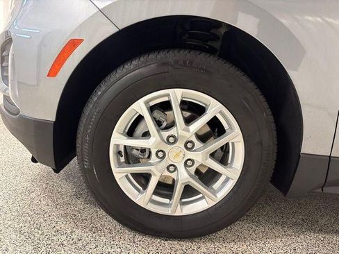 Used 2024 Chevrolet Equinox LT AWD/4WD image 36