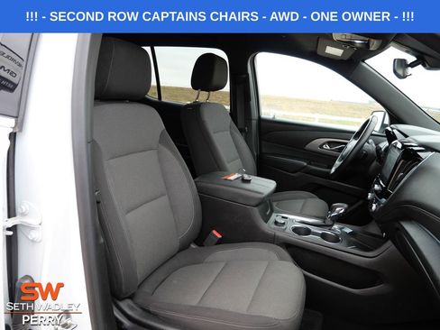 Used 2023 Chevrolet Traverse LT image 16