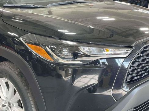 Used 2022 Toyota Corolla Cross LE w/ Moonroof Package AWD/4WD image 9