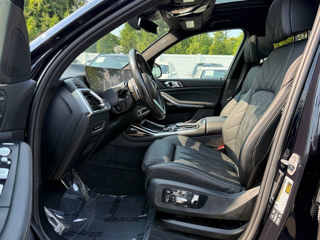 Used 2024 BMW X7 xDrive40i w/ M Sport Package AWD/4WD image 19