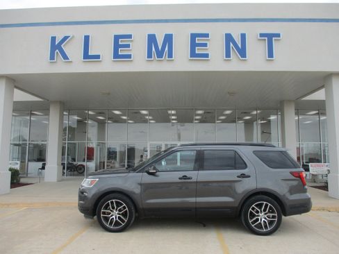 Used 2018 Ford Explorer Sport w/ Equipment Group 401A AWD/4WD image 4
