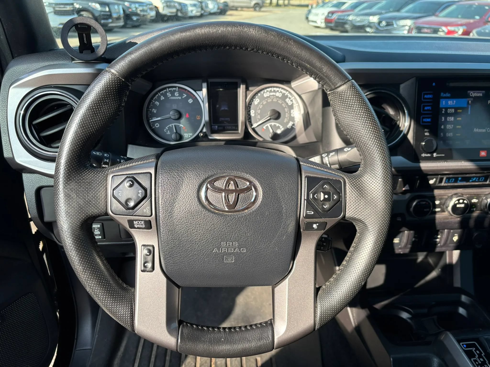 Used 2016 Toyota Tacoma Limited w/ Towing Package AWD/4WD image 24