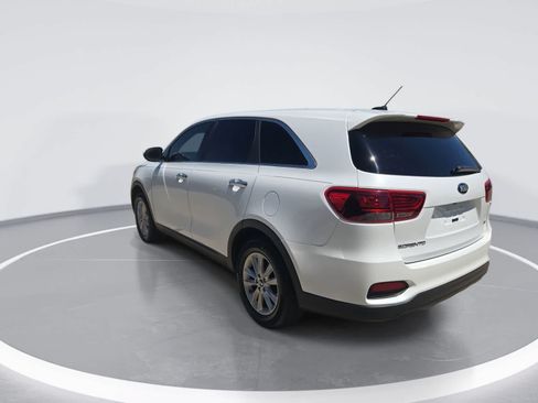 Used 2019 Kia Sorento FWD image 6