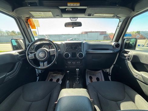 Used 2016 Jeep Wrangler Unlimited Sport image 10