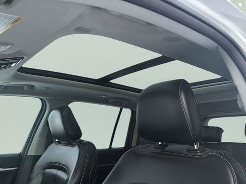 Used 2023 Jeep Grand Cherokee 4WD 4xe image 23