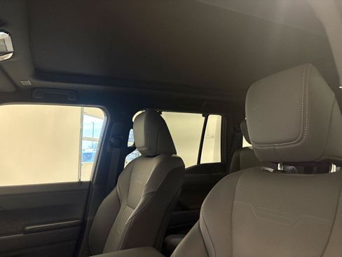 Used 2026 Lexus GX 550 w/ Accessory Package (2T) AWD/4WD image 15