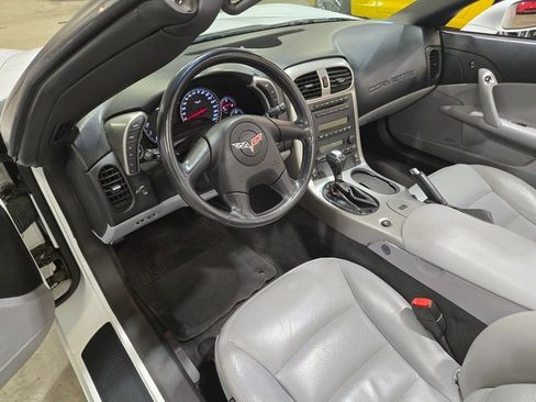 Used 2005 Chevrolet Corvette Convertible w/ Preferred Equipment Group image 10