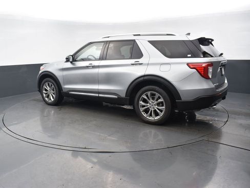 Used 2022 Ford Explorer Limited w/ Equipment Group 301A image 3