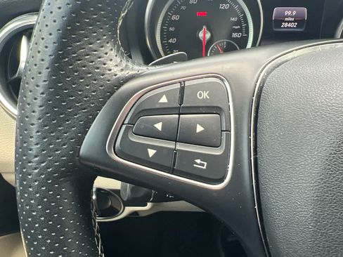 Used 2019 Mercedes-Benz GLA 250 4MATIC image 3