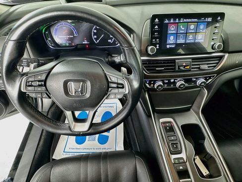 Used 2020 Honda Accord Touring image 11
