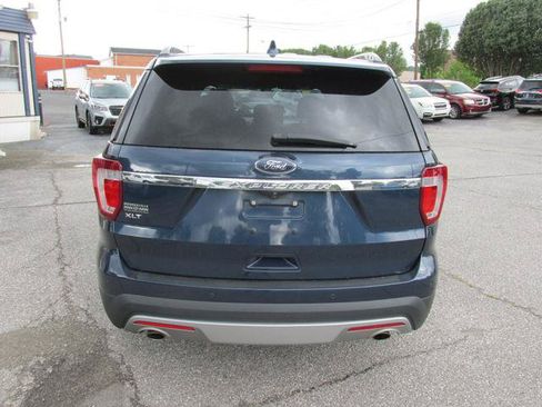 Used 2017 Ford Explorer XLT w/ Equipment Group 201A FWD image 4