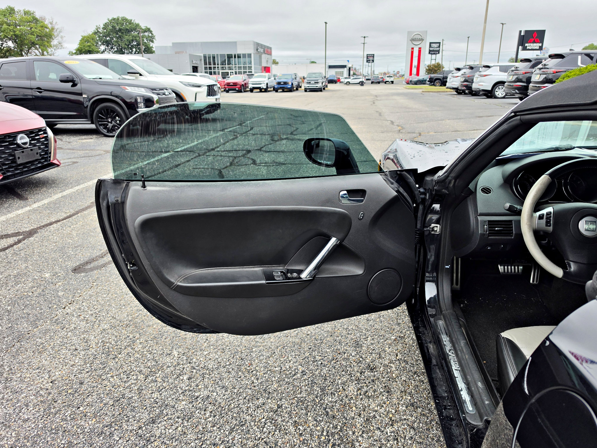 Used 2008 Saturn Sky Carbon Flash RWD image 5