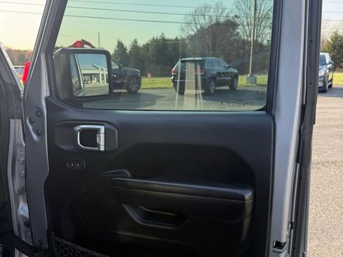 Used 2020 Jeep Wrangler Unlimited Sport S image 29