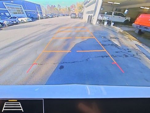 Used 2021 Buick Enclave Premium w/ Sun and Sites Package image 24