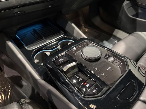 Used 2025 BMW i5 xDrive40 w/ Premium Package image 22