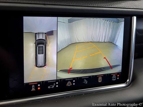 Used 2024 GMC Yukon Denali w/ Advanced Technology Package AWD/4WD image 18