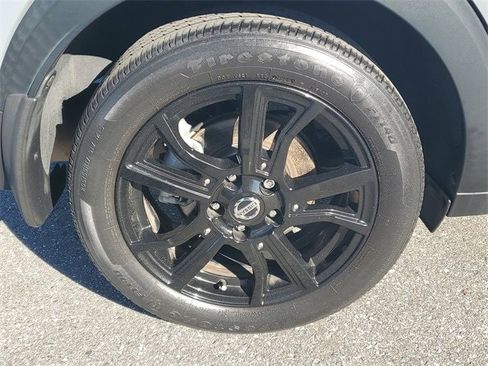 Used 2021 Nissan Kicks SV image 5