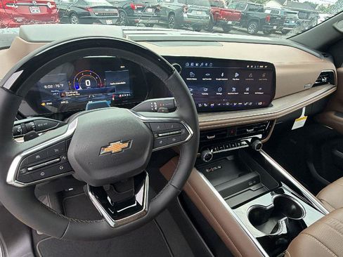 New 2026 Chevrolet Suburban High Country AWD/4WD image 24