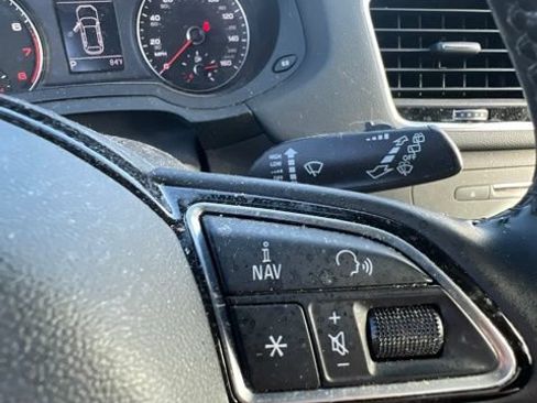 Used 2018 Audi Q3 2.0T Premium w/ Convenience Package AWD/4WD image 12
