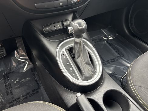 Used 2015 Kia Soul + FWD image 20