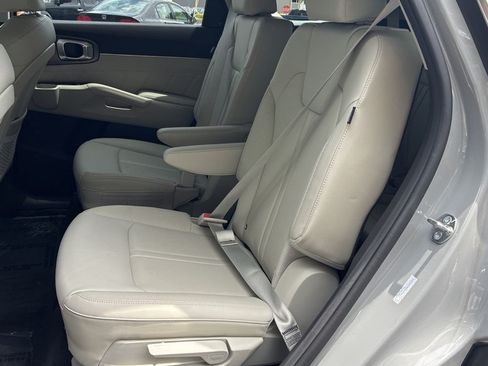 Used 2025 Kia Sorento SX FWD image 14