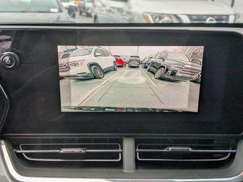 Certified 2025 Chevrolet Trax LT w/ LT Convenience Package image 28