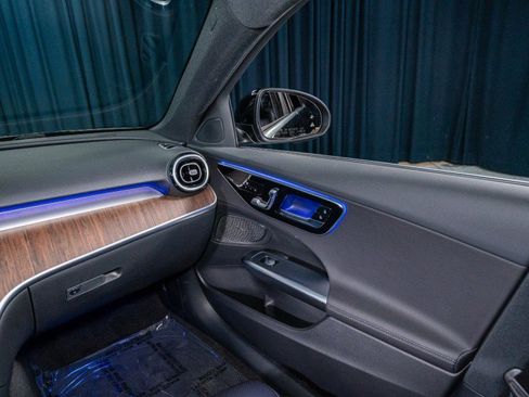 Used 2025 Mercedes-Benz C 300 Sedan image 21