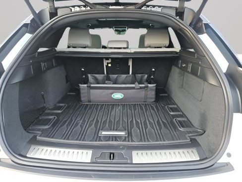 Used 2024 Land Rover Range Rover Velar Dynamic SE image 54