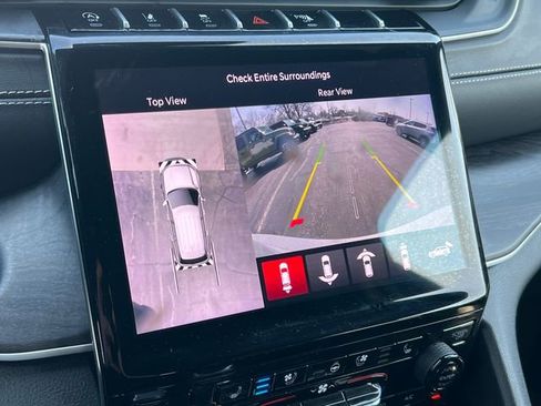 Used 2024 Jeep Grand Cherokee Limited w/ Luxury Tech Group II image 25