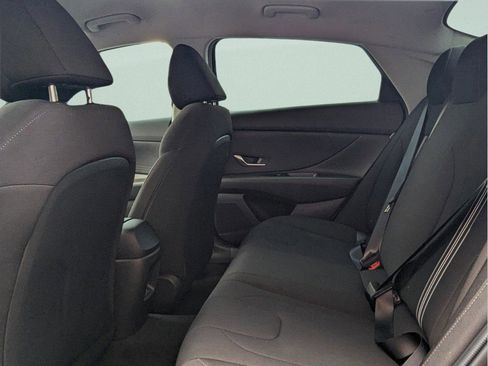 Used 2025 Hyundai Elantra Sport image 13