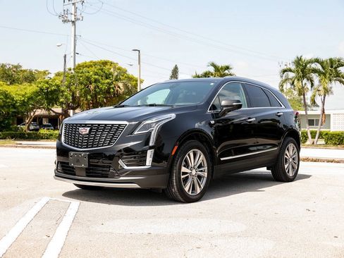Used 2024 Cadillac XT5 Premium Luxury w/ Technology Package AWD/4WD image 4