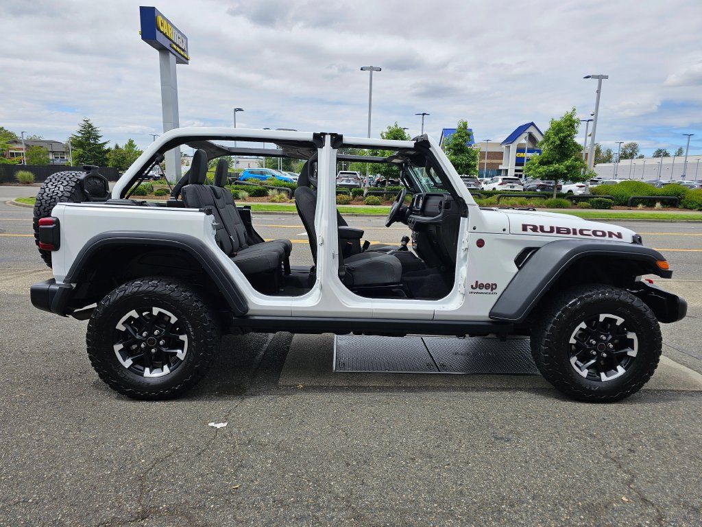Used 2025 Jeep Wrangler Unlimited Rubicon AWD/4WD image 11