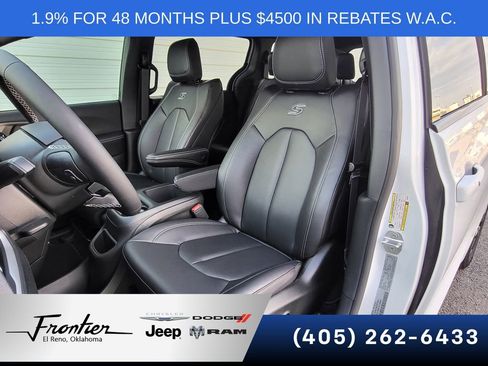 New 2026 Chrysler Pacifica Select w/ S Appearance Package FWD image 13
