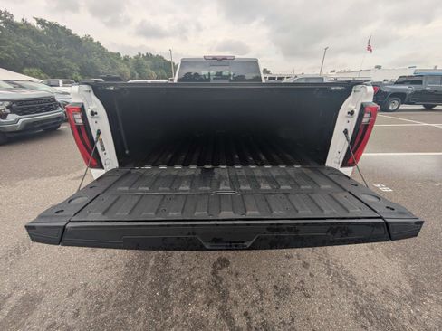 Used 2024 GMC Sierra 3500 Denali w/ Denali Reserve Package AWD/4WD image 12