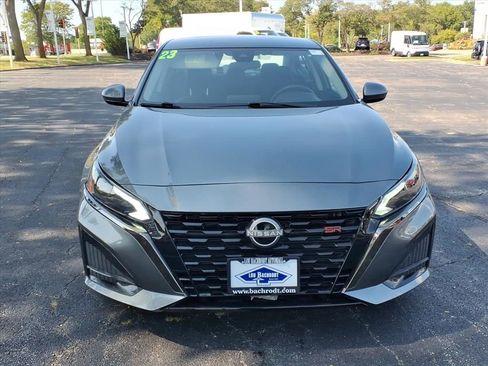 Used 2023 Nissan Altima 2.5 SV image 2