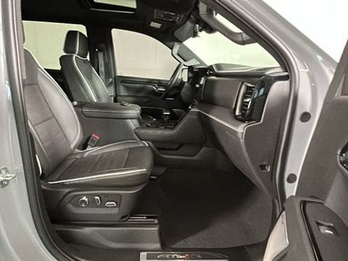 Used 2025 GMC Sierra 1500 AT4X AWD/4WD image 30